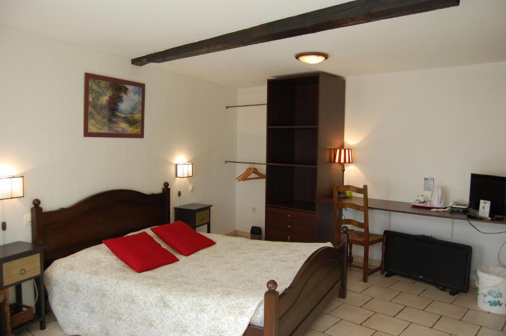 Auberge Du Bord Des Eaux - Demi-Pension Assuree Sur Reservation Сент-Аман-лез-О Номер фото