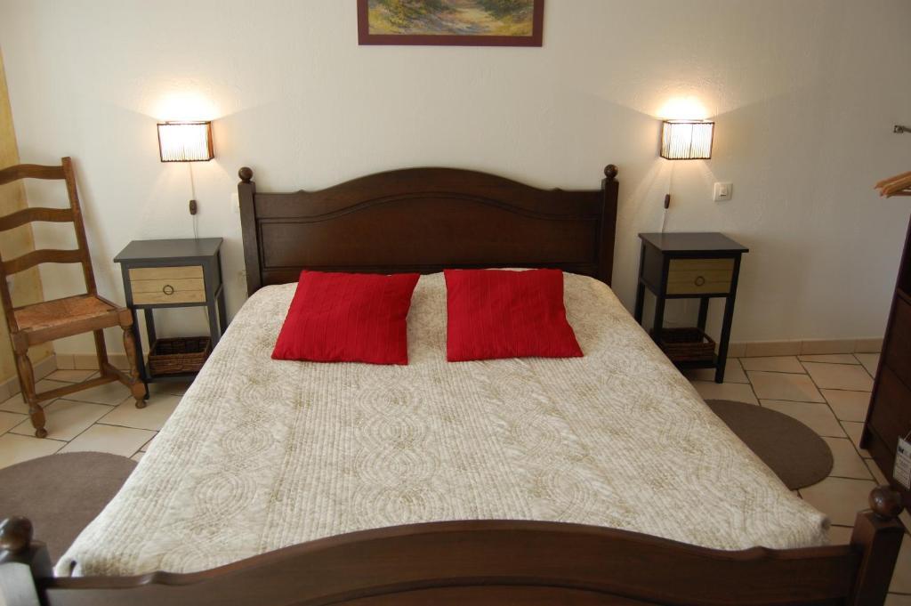 Auberge Du Bord Des Eaux - Demi-Pension Assuree Sur Reservation Сент-Аман-лез-О Номер фото