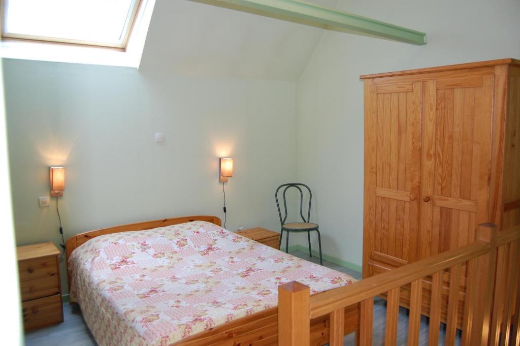 Auberge Du Bord Des Eaux - Demi-Pension Assuree Sur Reservation Сент-Аман-лез-О Номер фото