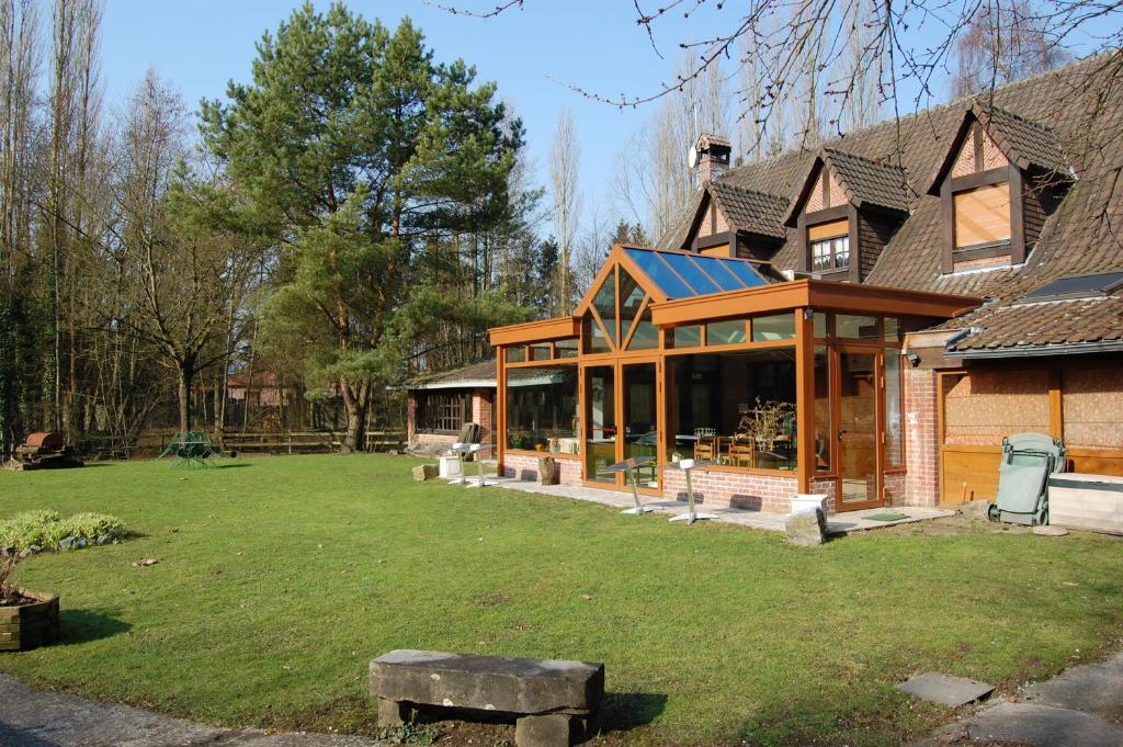 Auberge Du Bord Des Eaux - Demi-Pension Assuree Sur Reservation Сент-Аман-лез-О Экстерьер фото