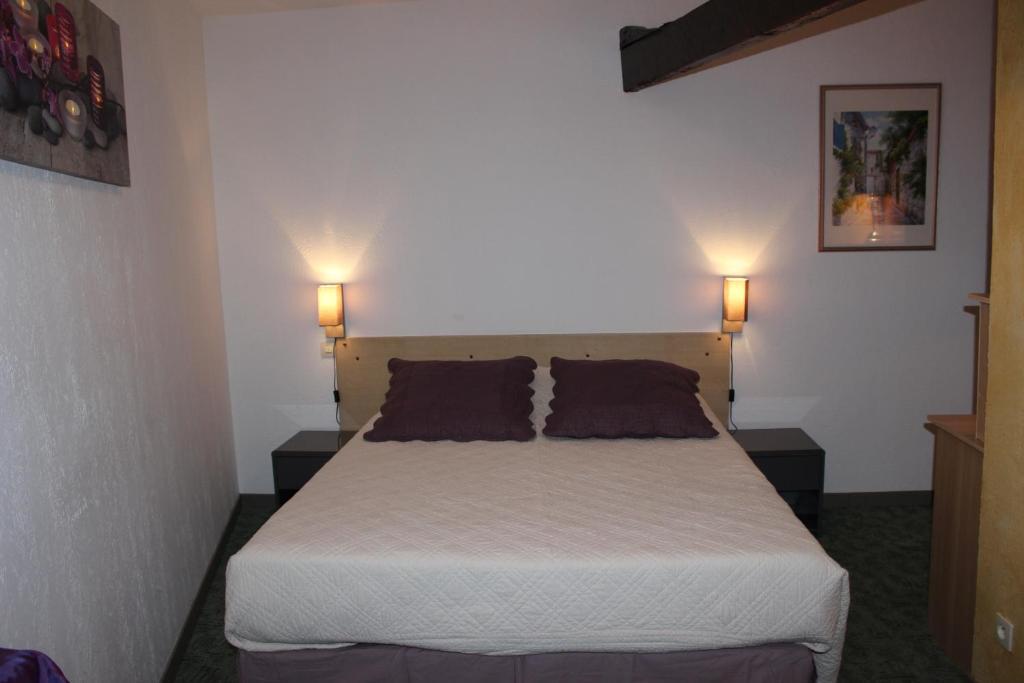 Auberge Du Bord Des Eaux - Demi-Pension Assuree Sur Reservation Сент-Аман-лез-О Экстерьер фото